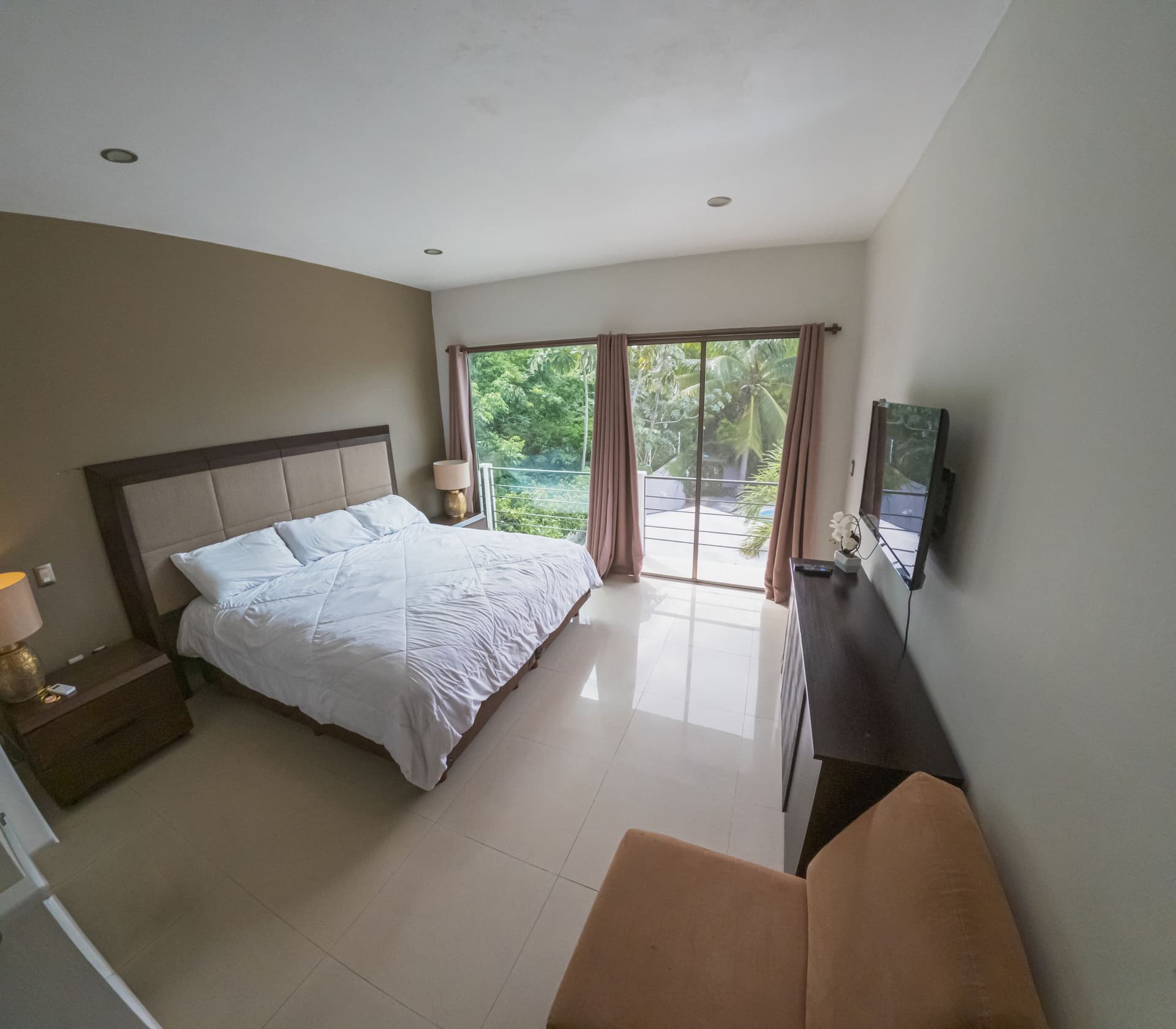Private garden-view healing suite at MindScape Retreat ibogaine clinic